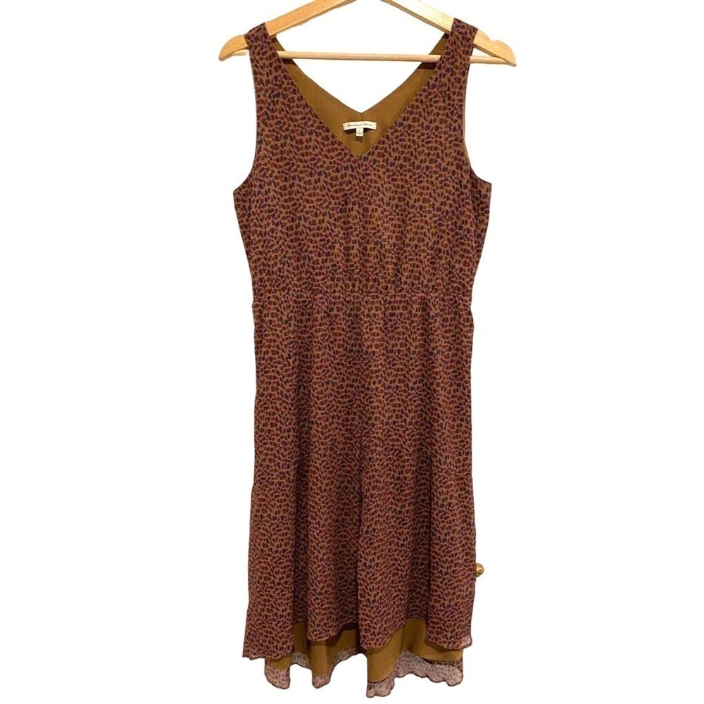 Broadway & Broome - 100% silk higlow hemline V-neck dress women's size 6